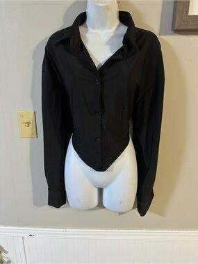 SHEIN Black Pointed-Hem Button-Down Shirt